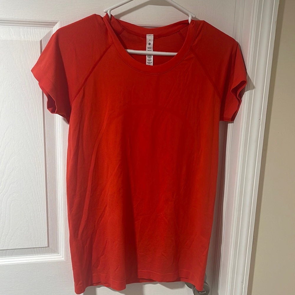 Red lululemon swiftly tech